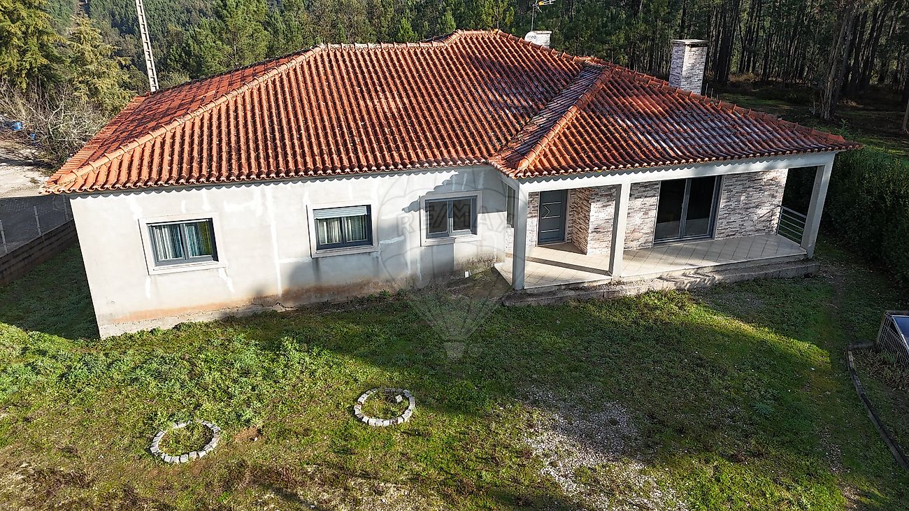 Moradia T4 para venda