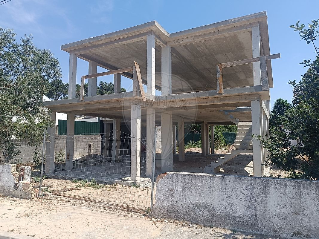 Moradia T4 para venda