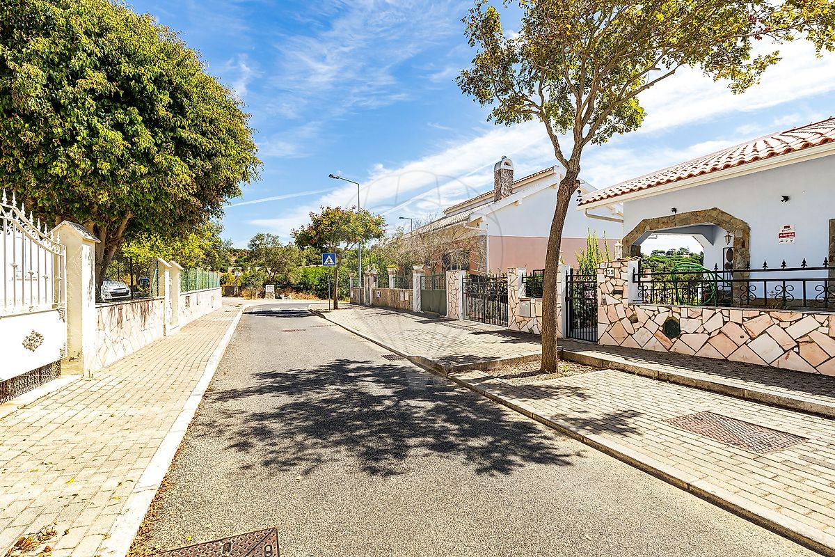 Moradia T5 para venda