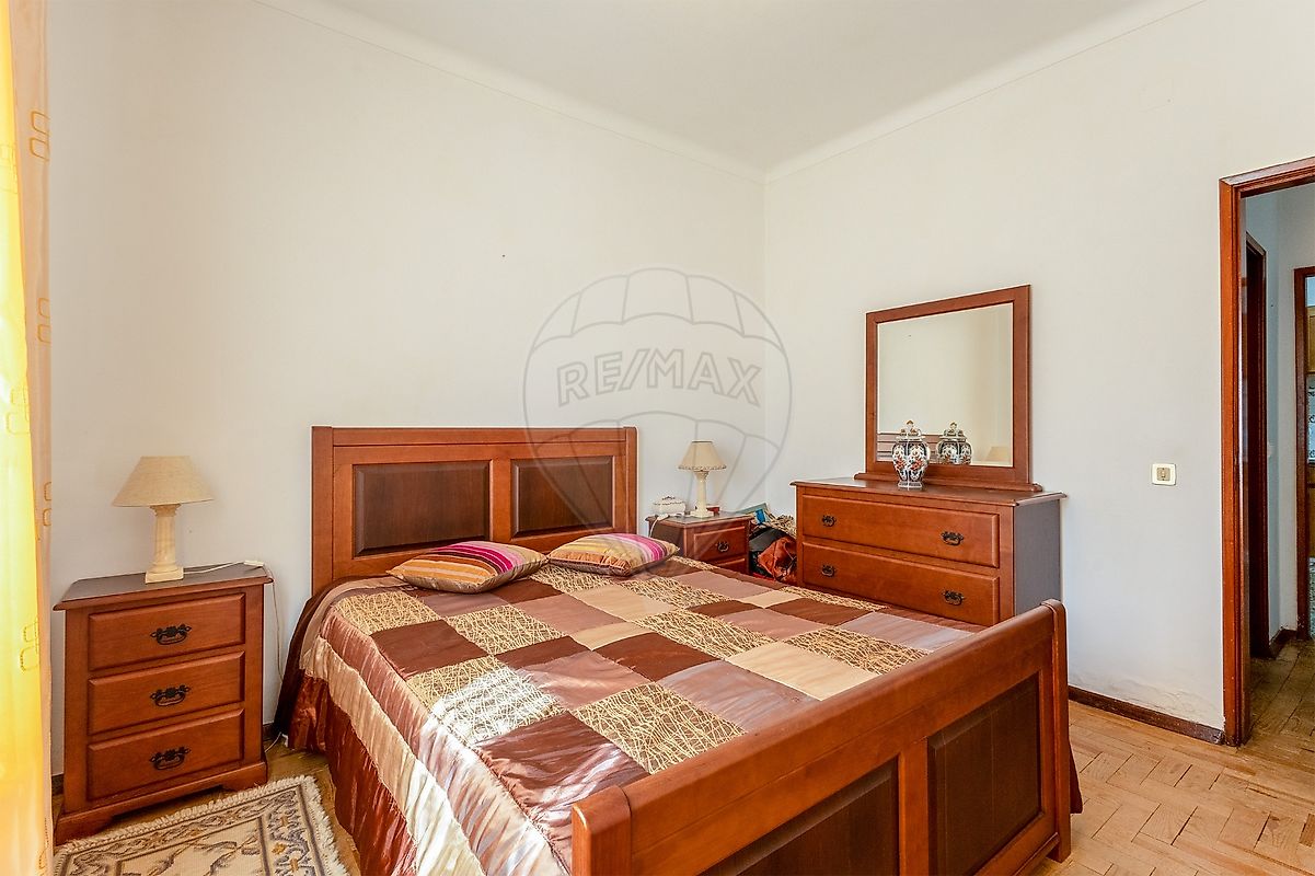 Moradia T4 para venda