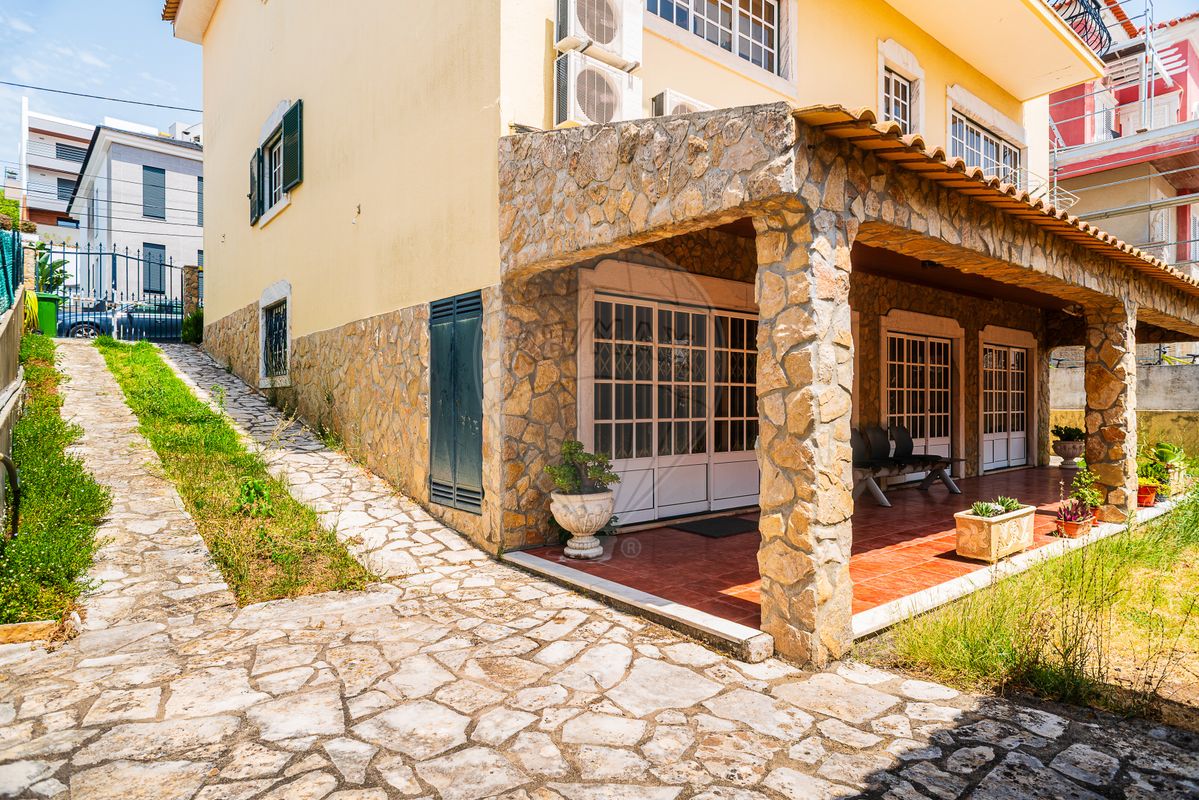 Moradia T4 para venda