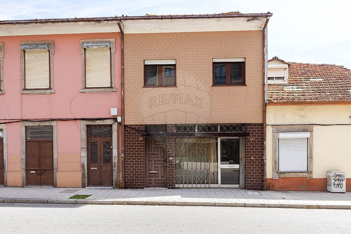 Moradia T8 para venda