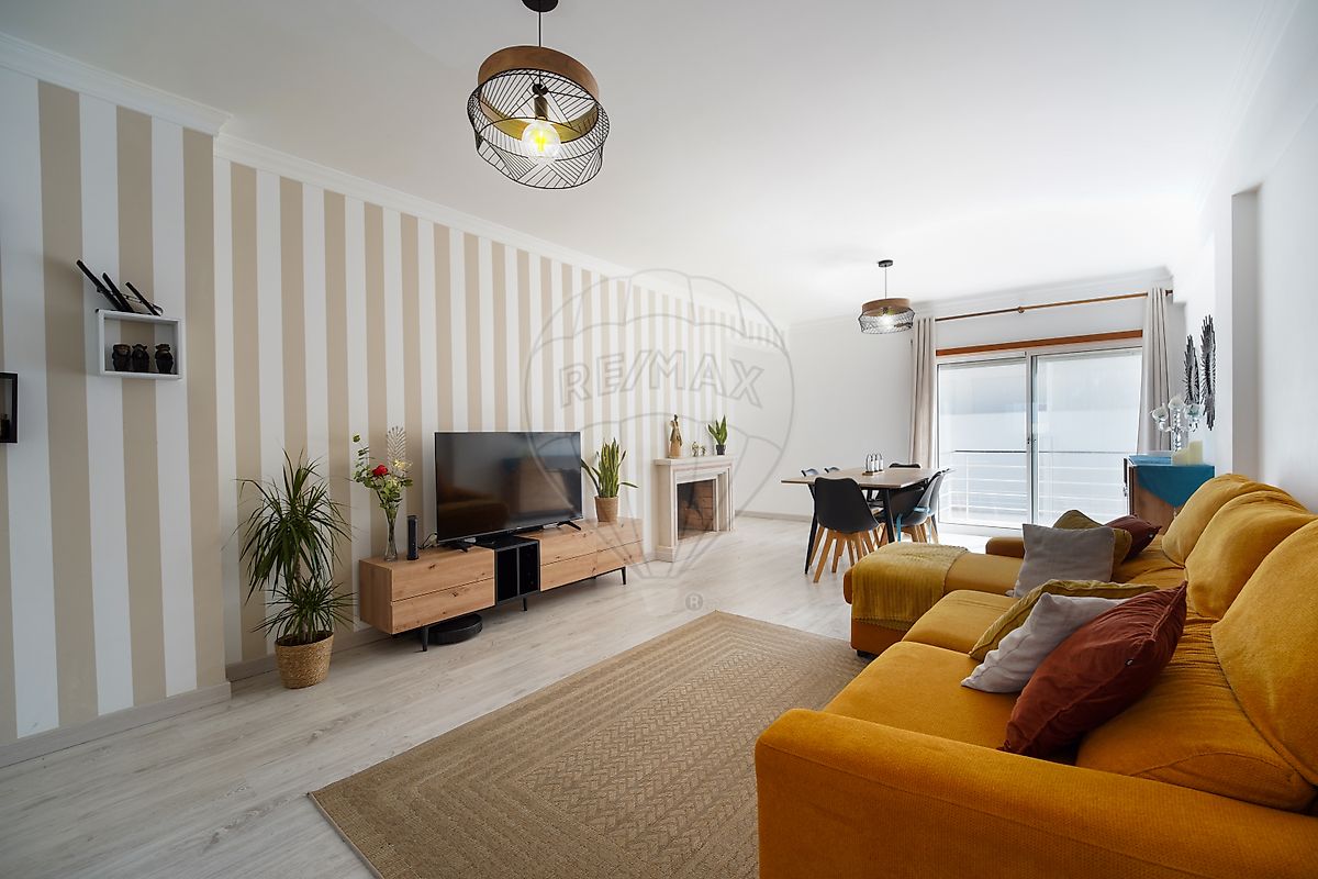 Apartamento T4 para arrendamento
