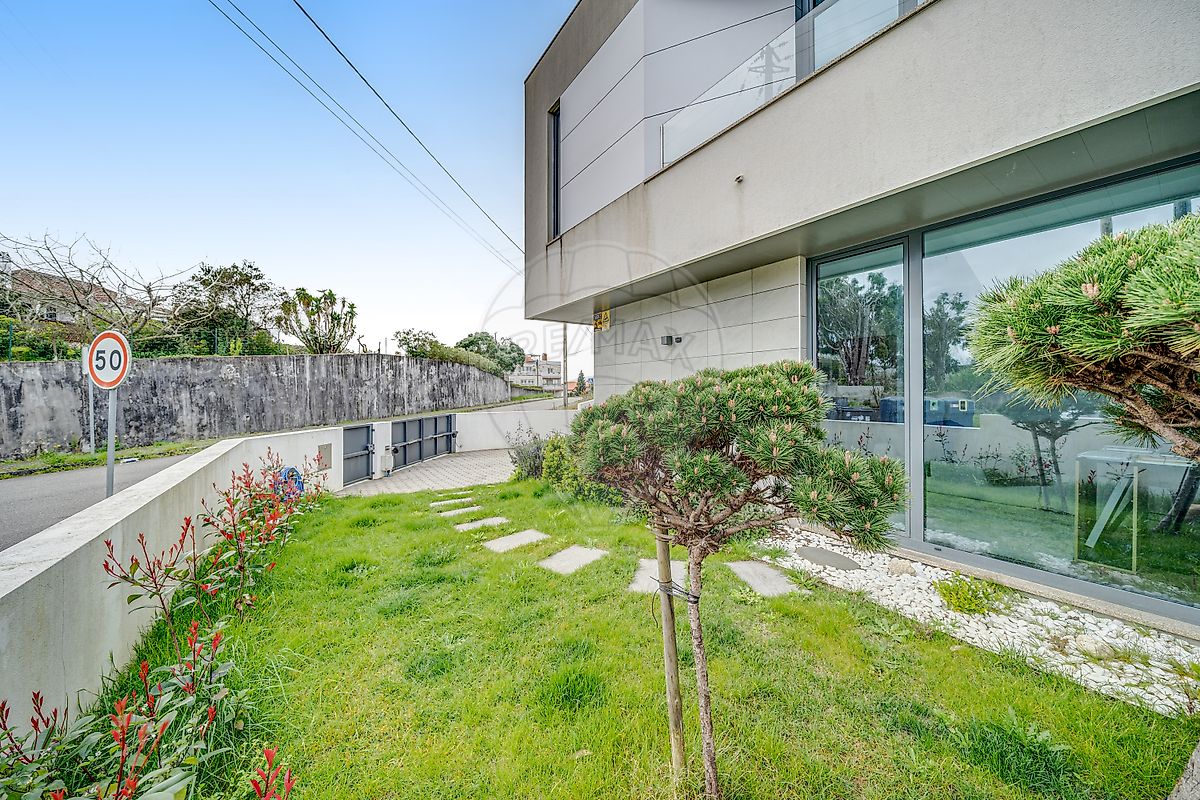 Moradia T4 para venda