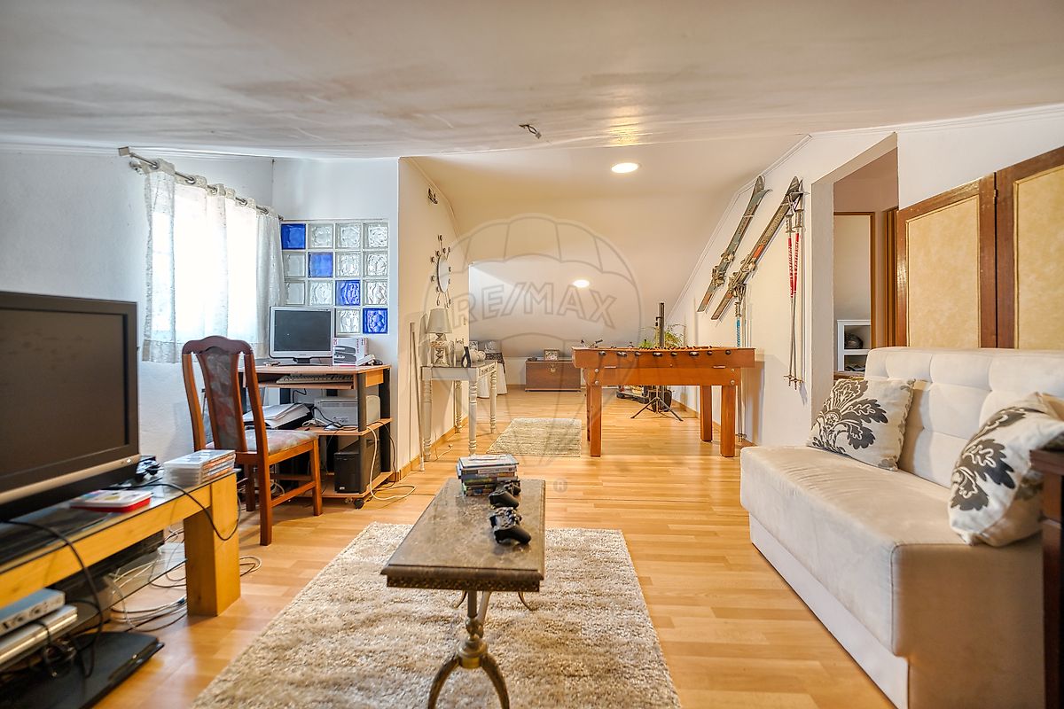 Moradia T5 para venda