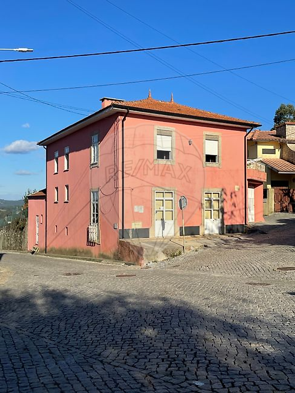 Moradia T5 para venda