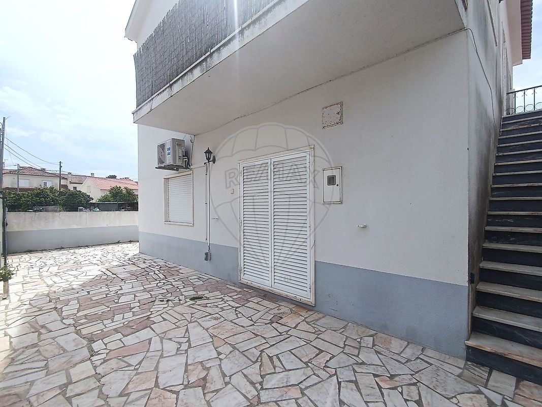 Moradia T2 para arrendamento