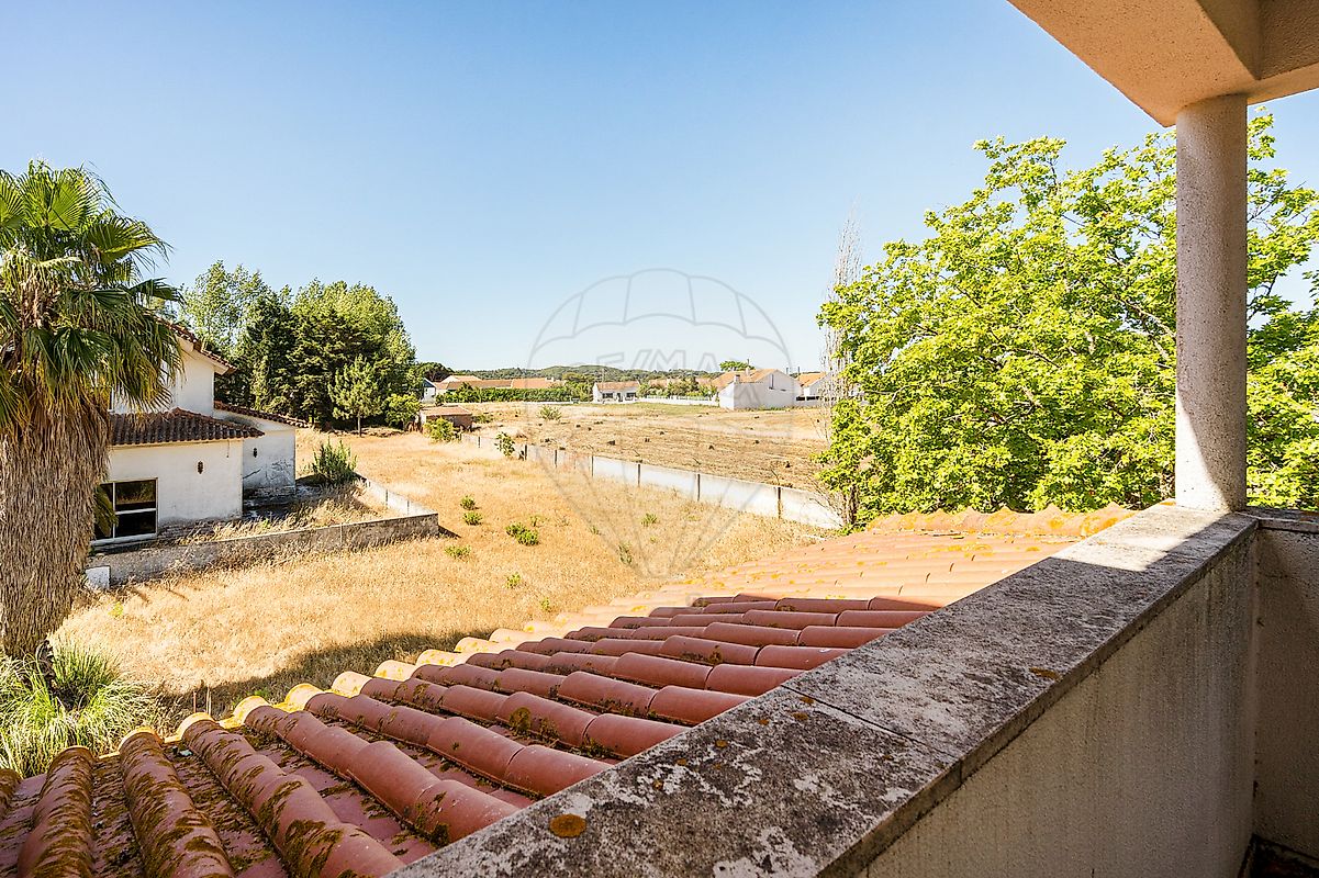 Moradia T16 para venda