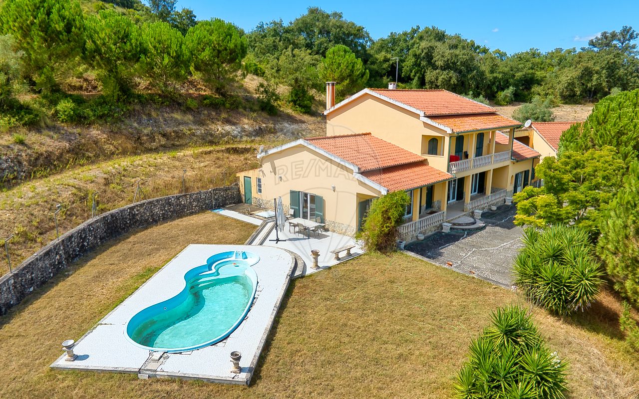 Moradia T8 para venda